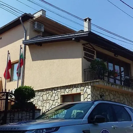 ゲストハウス Border House スヴィレングラッド