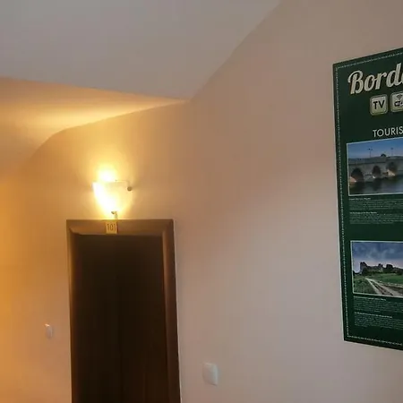 ゲストハウス Border House