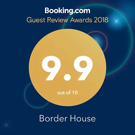 ゲストハウス Border House *